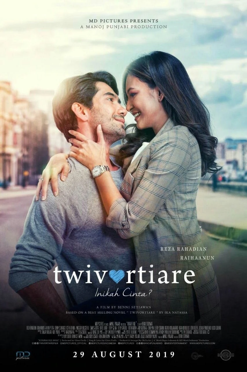 Xem phim Twivortiare: Có phải là yêu? - Twivortiare: Is It Love?